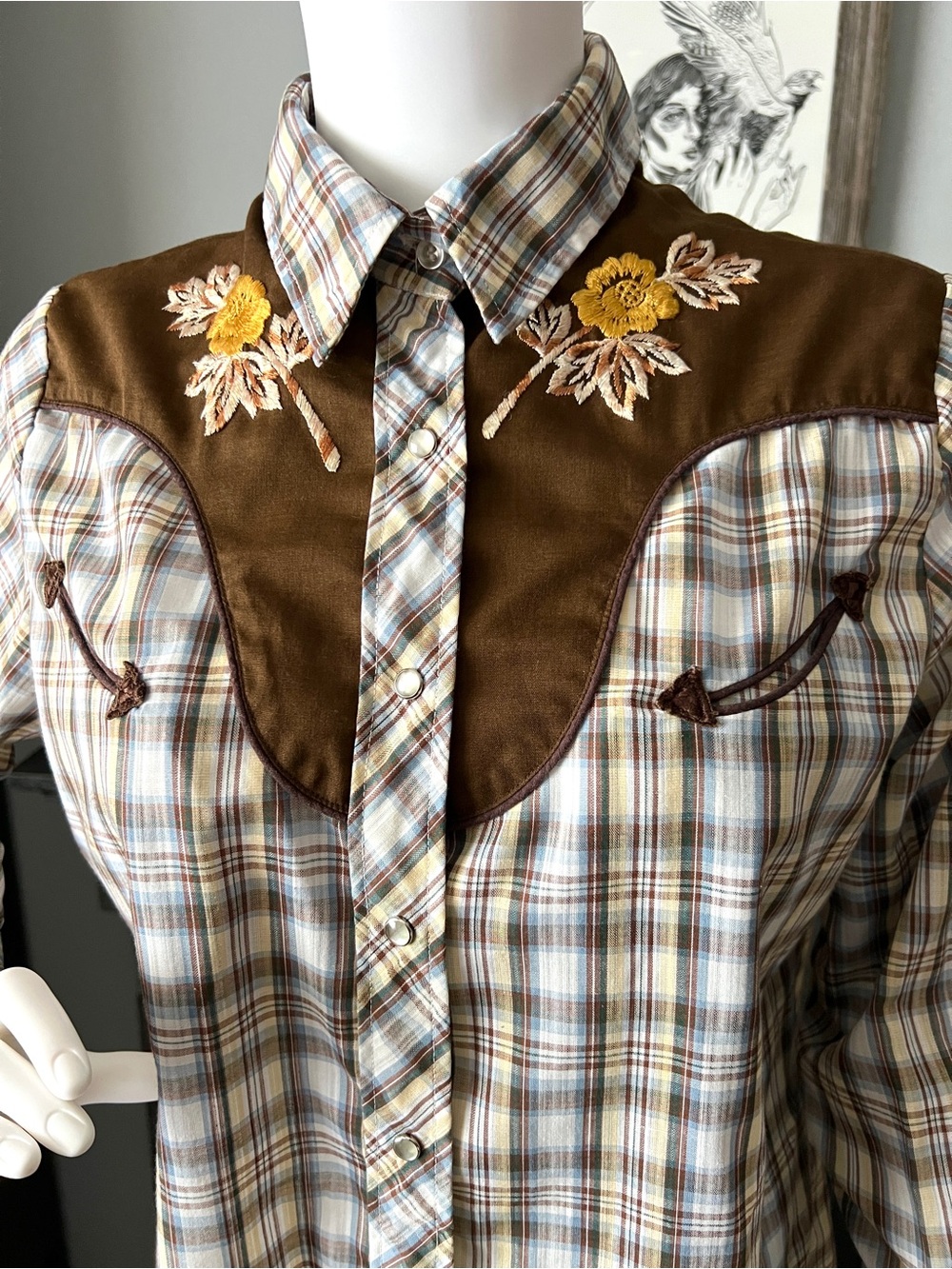 Vintage 70s Embroidered Western Shirt Cowgirl Plaid Snap Shirt Floral Embroidery